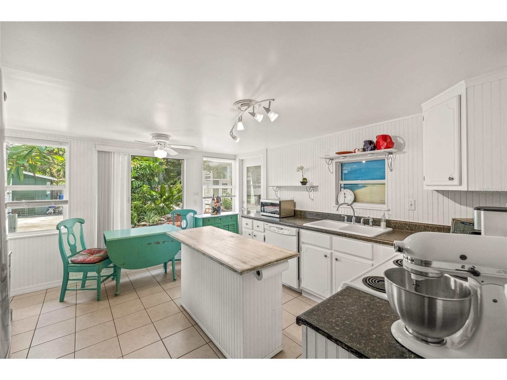 7328 9th Avenue N Saint Petersburg FL 33710 TB8492048 image7