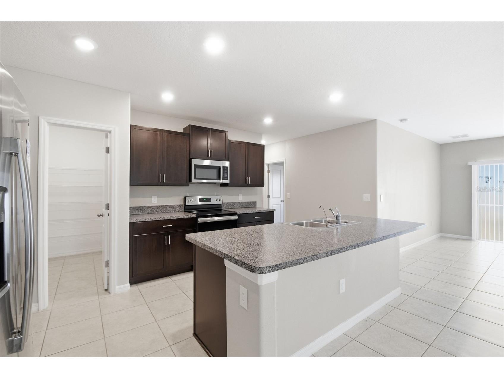 7329 Canterbury Bells Court Tampa FL 33619 O6406572 image20