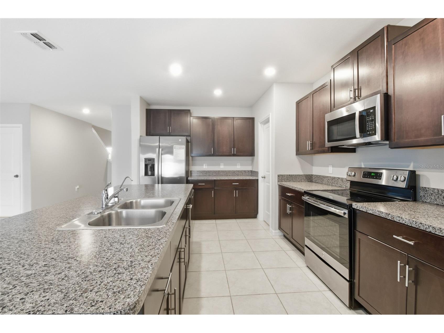 7329 Canterbury Bells Court Tampa FL 33619 O6406572 image23
