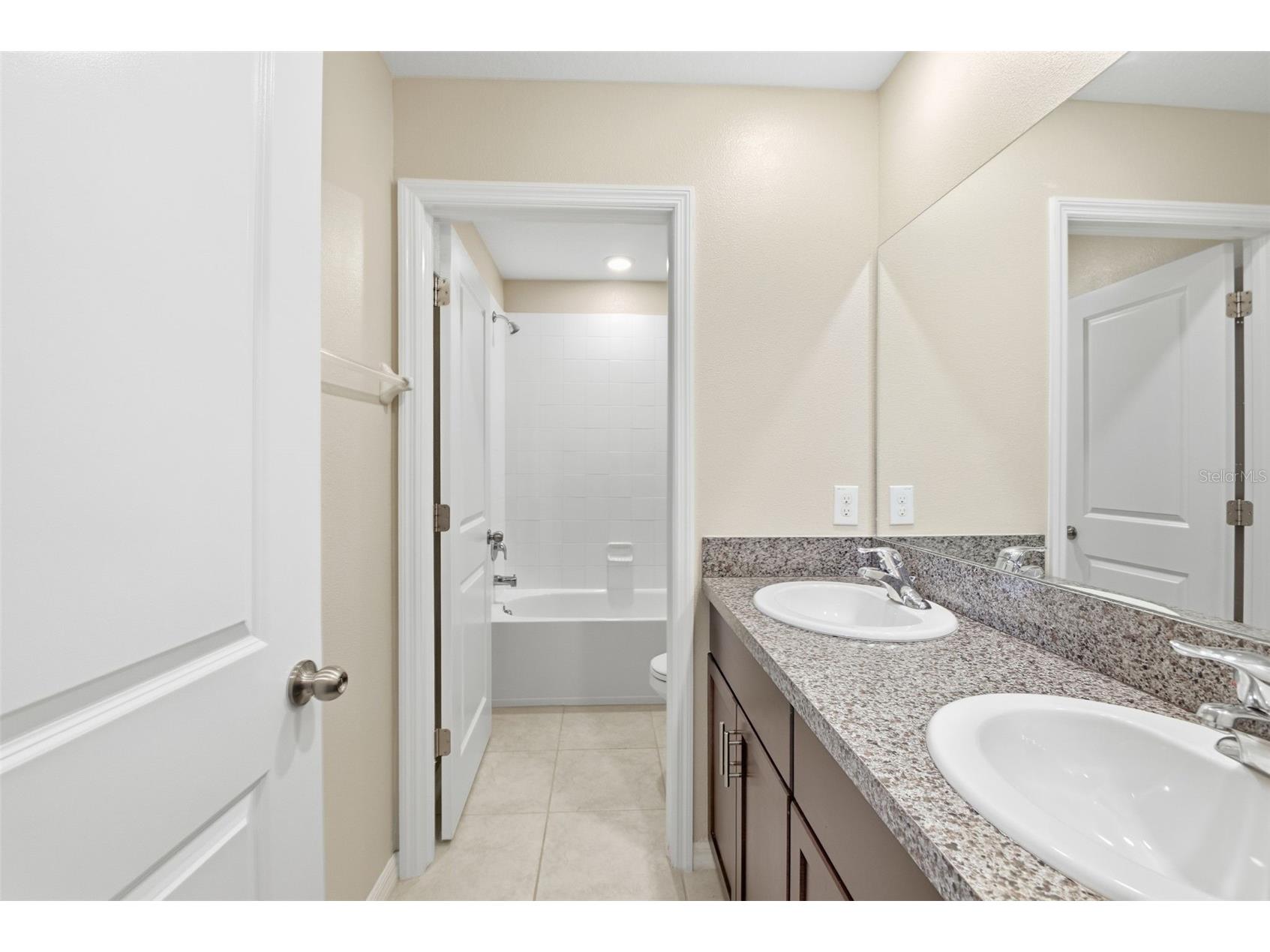 7329 Canterbury Bells Court Tampa FL 33619 O6406572 image50