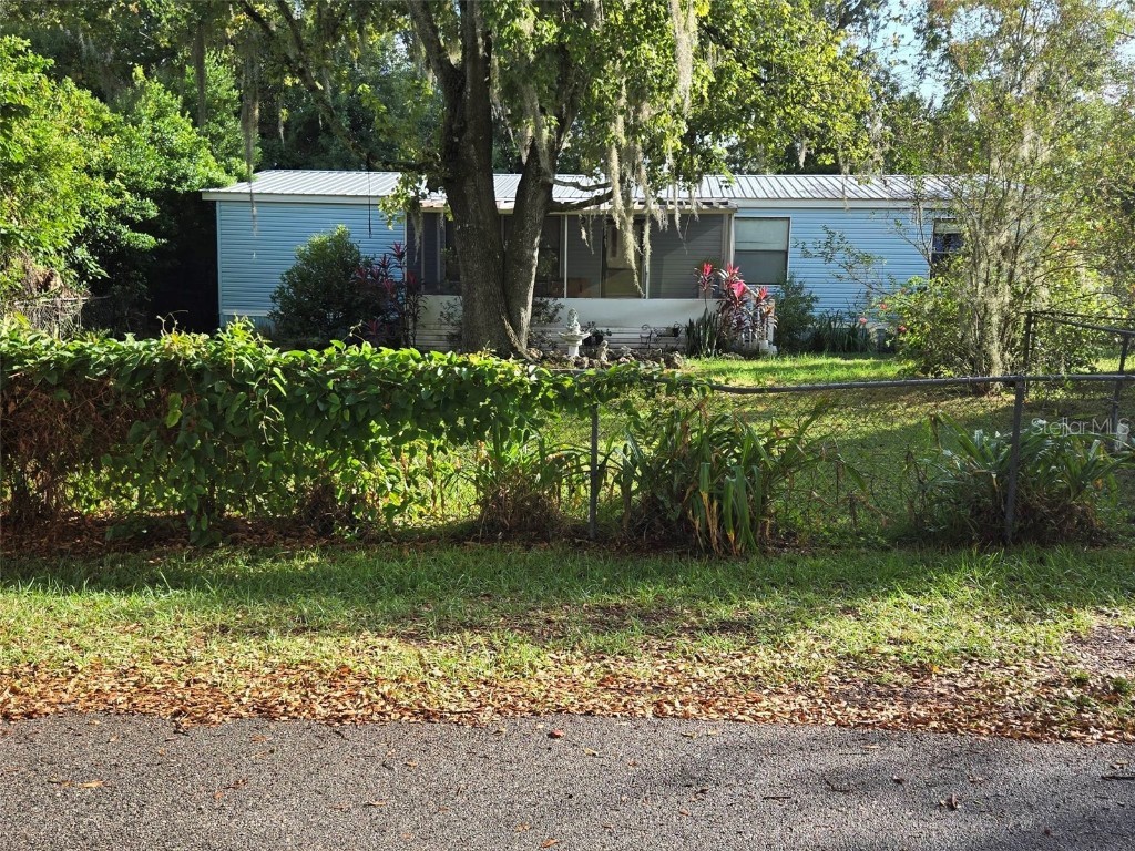 733 1st Street Polk City FL 33868 L4957507 image1