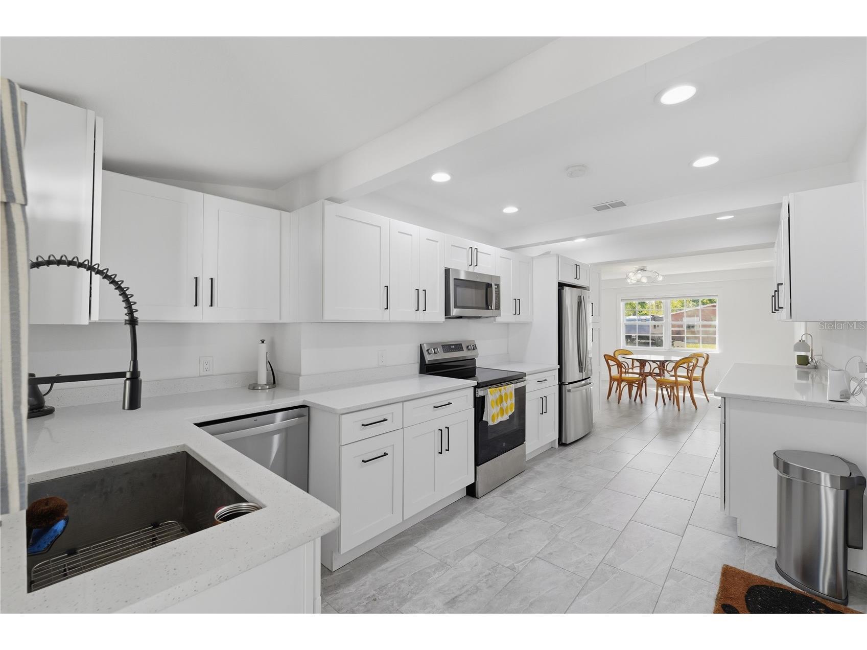 733 61st Avenue NE Saint Petersburg FL 33703 TB8483714 image17