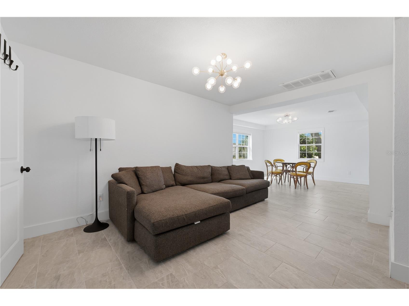 733 61st Avenue NE Saint Petersburg FL 33703 TB8483714 image19