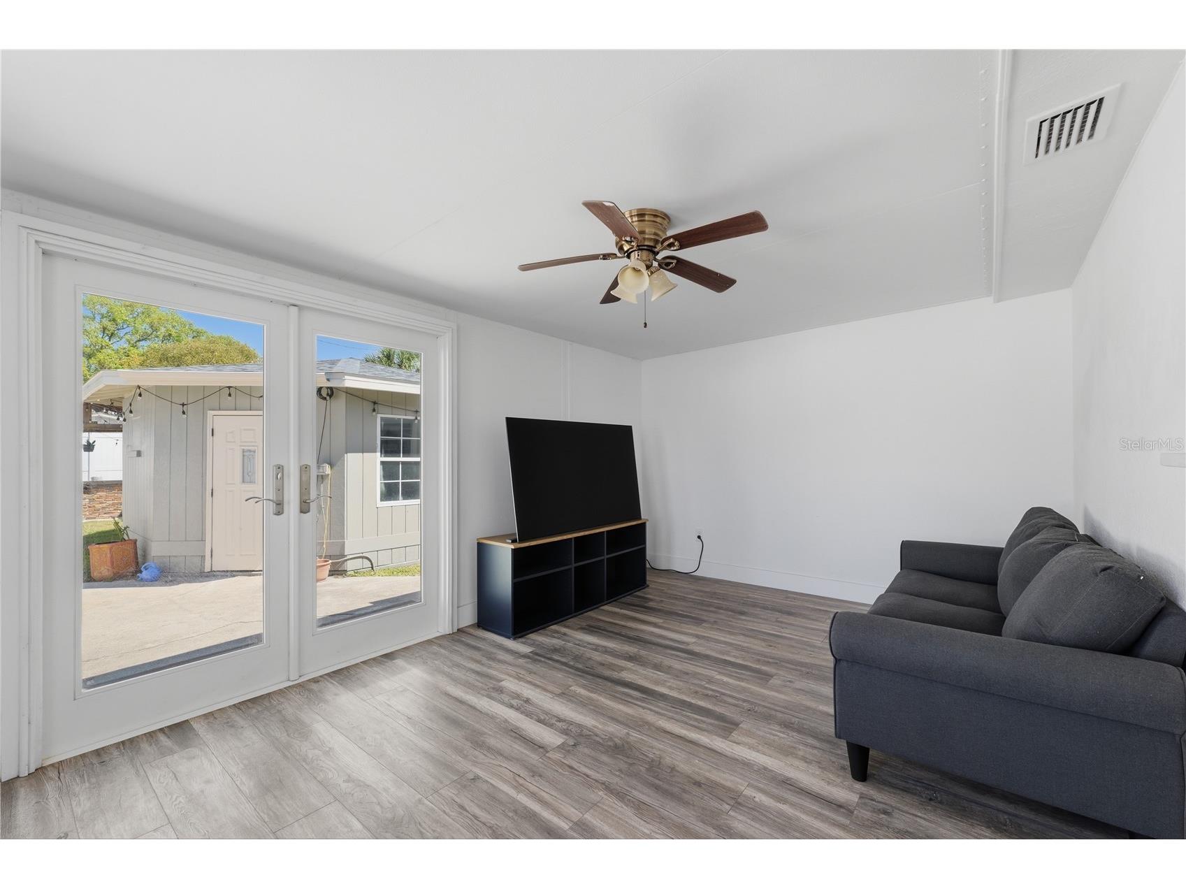 733 61st Avenue NE Saint Petersburg FL 33703 TB8483714 image22