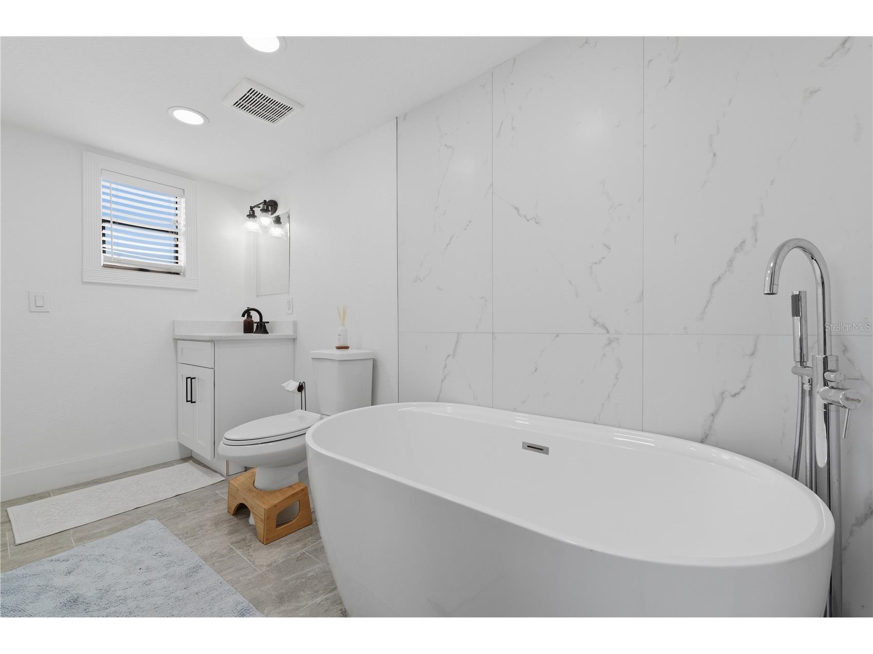 733 61st Avenue NE Saint Petersburg FL 33703 TB8483714 image33