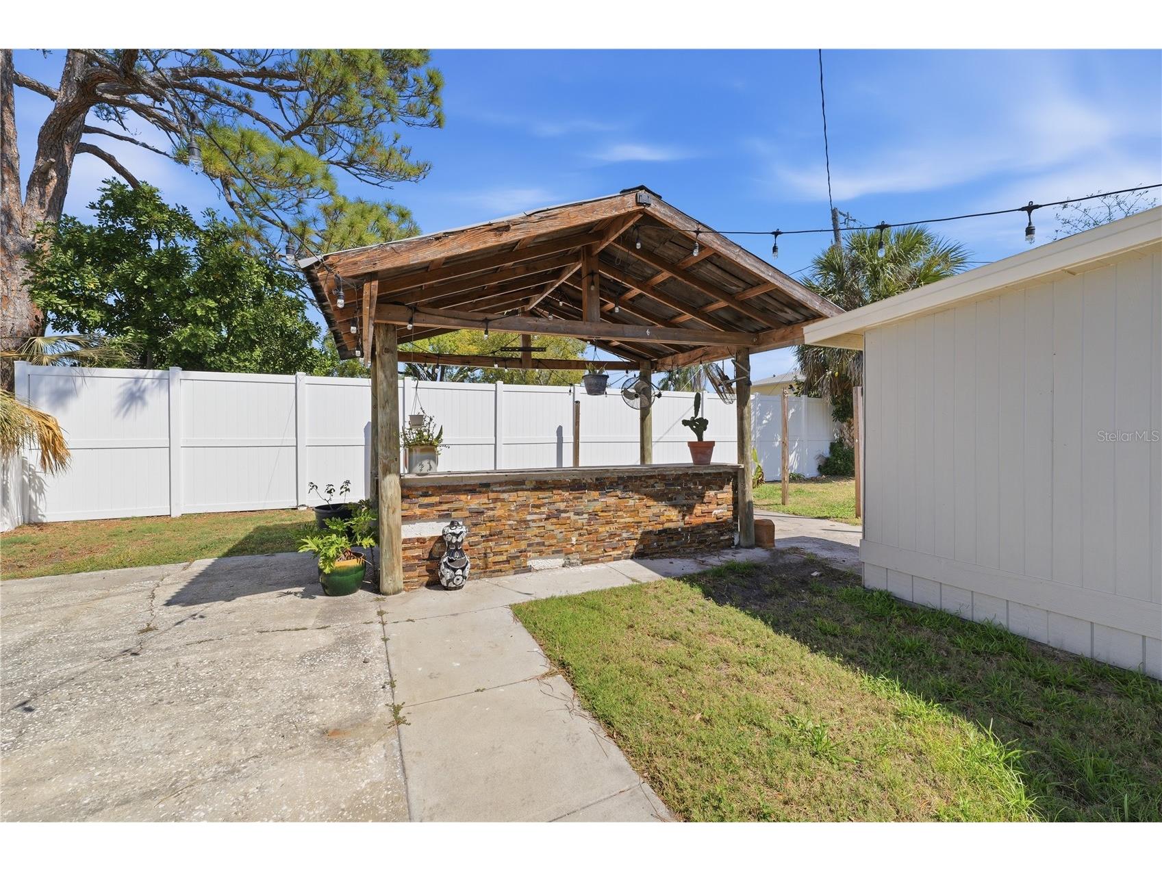 733 61st Avenue NE Saint Petersburg FL 33703 TB8483714 image47