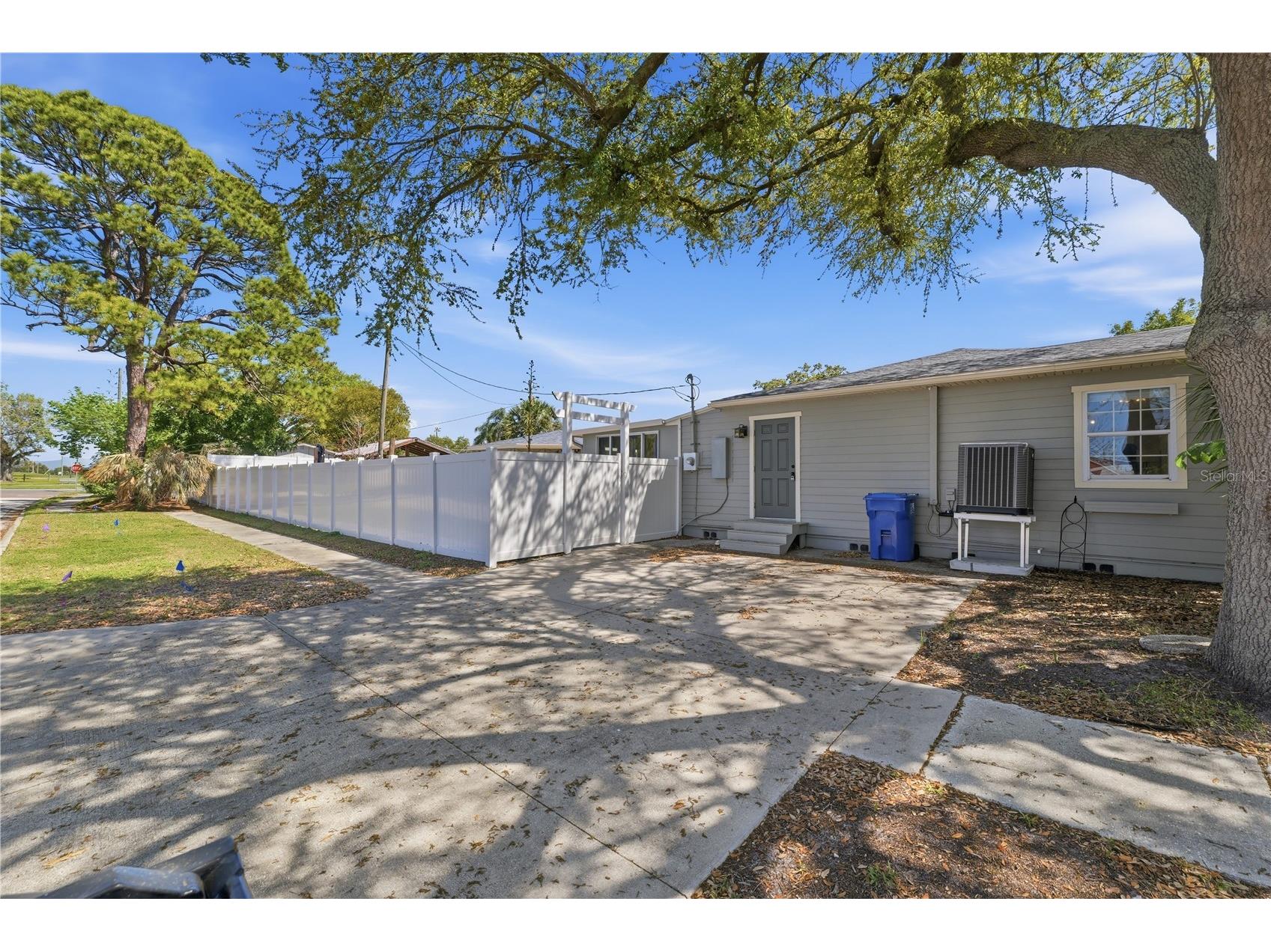 733 61st Avenue NE Saint Petersburg FL 33703 TB8483714 image48