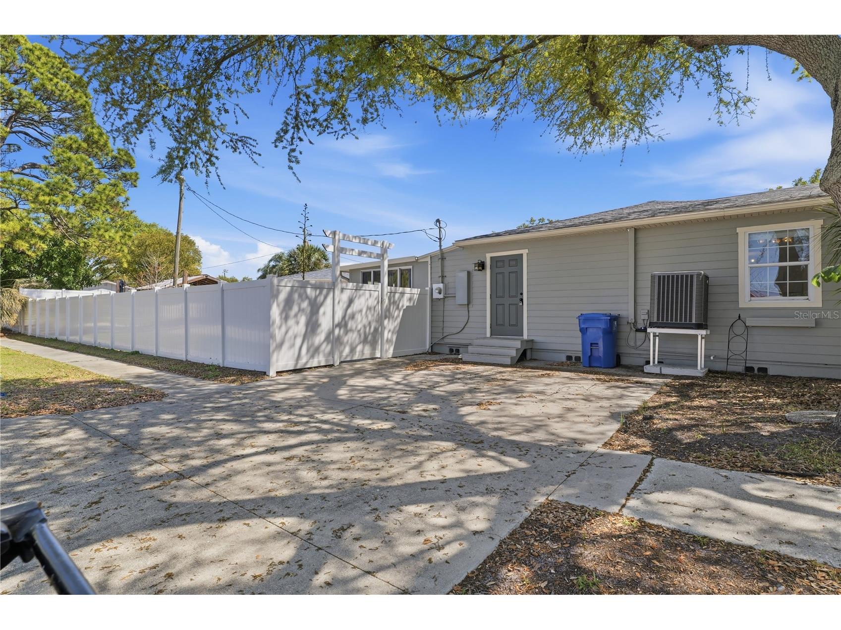 733 61st Avenue NE Saint Petersburg FL 33703 TB8483714 image49