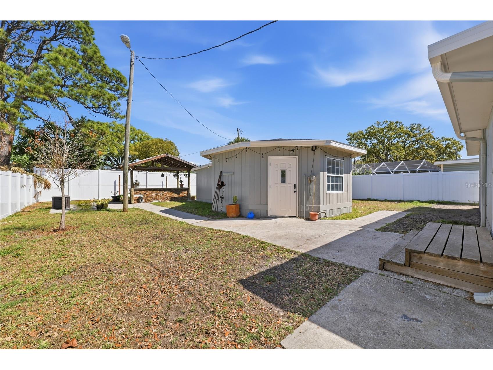 733 61st Avenue NE Saint Petersburg FL 33703 TB8483714 image50