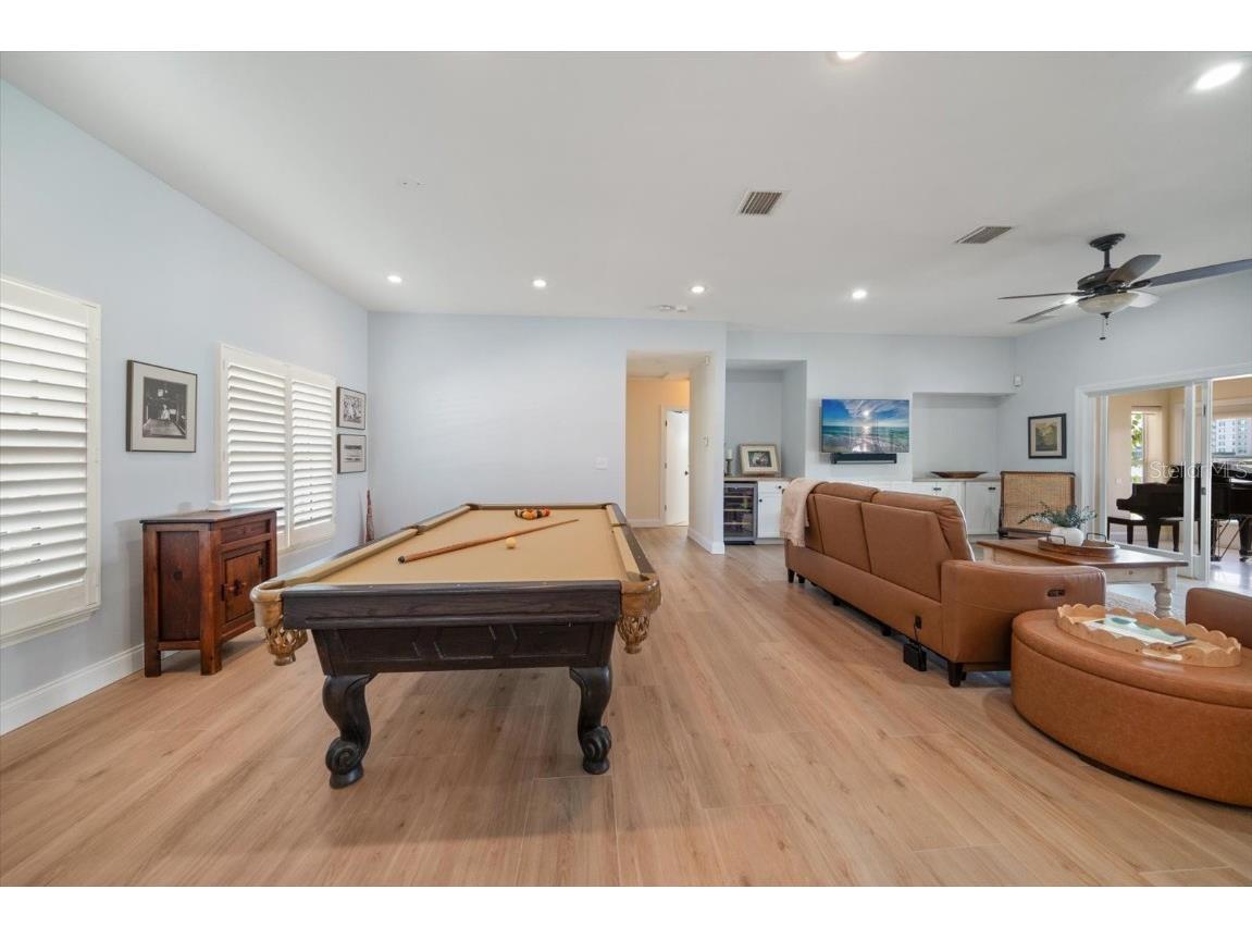 733 Bay Esplanade Clearwater Beach FL 33767 TB8413907 image14