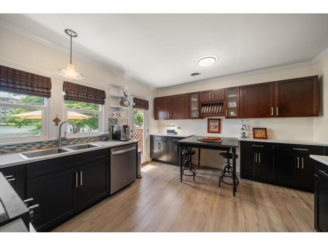 733 Bay Esplanade Clearwater Beach FL 33767 TB8413907 image20