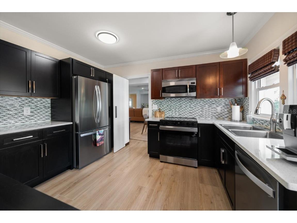 733 Bay Esplanade Clearwater Beach FL 33767 TB8413907 image21