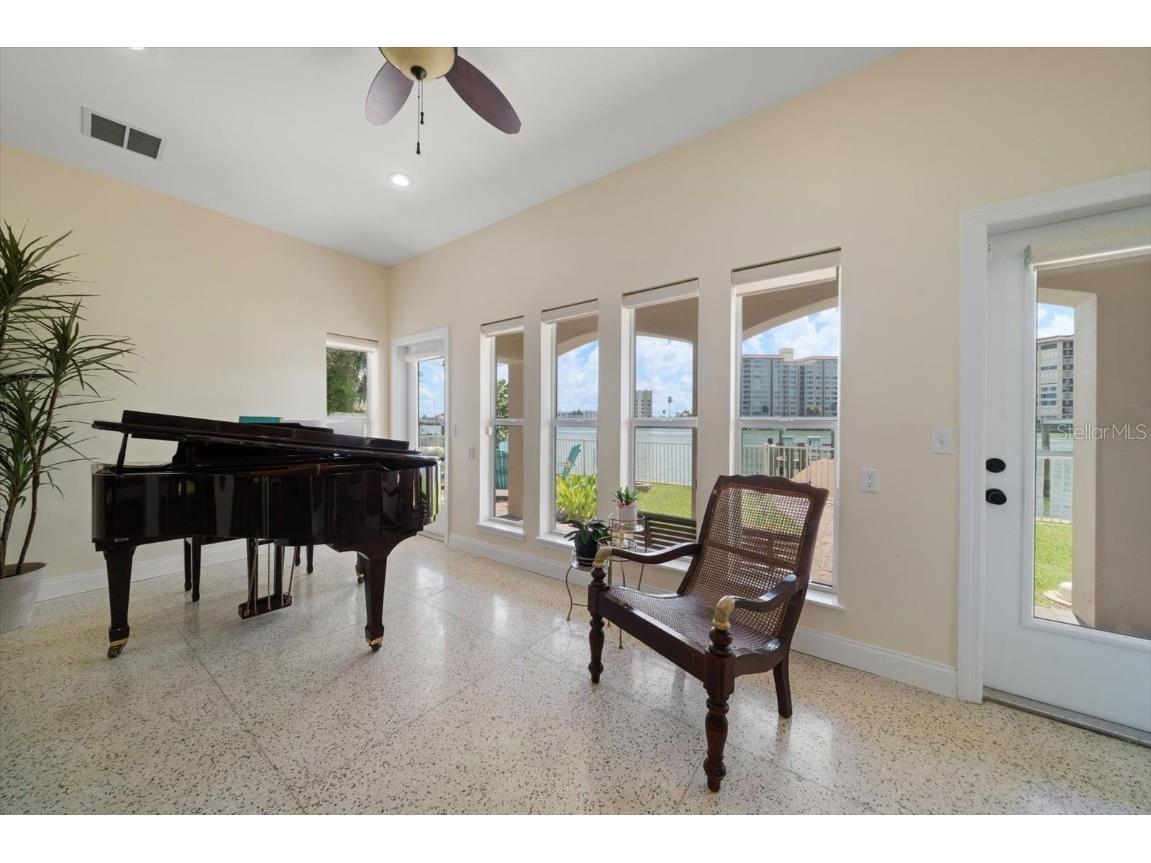 733 Bay Esplanade Clearwater Beach FL 33767 TB8413907 image25