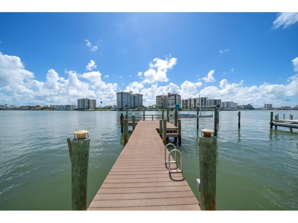 733 Bay Esplanade Clearwater Beach FL 33767 TB8413907 image5