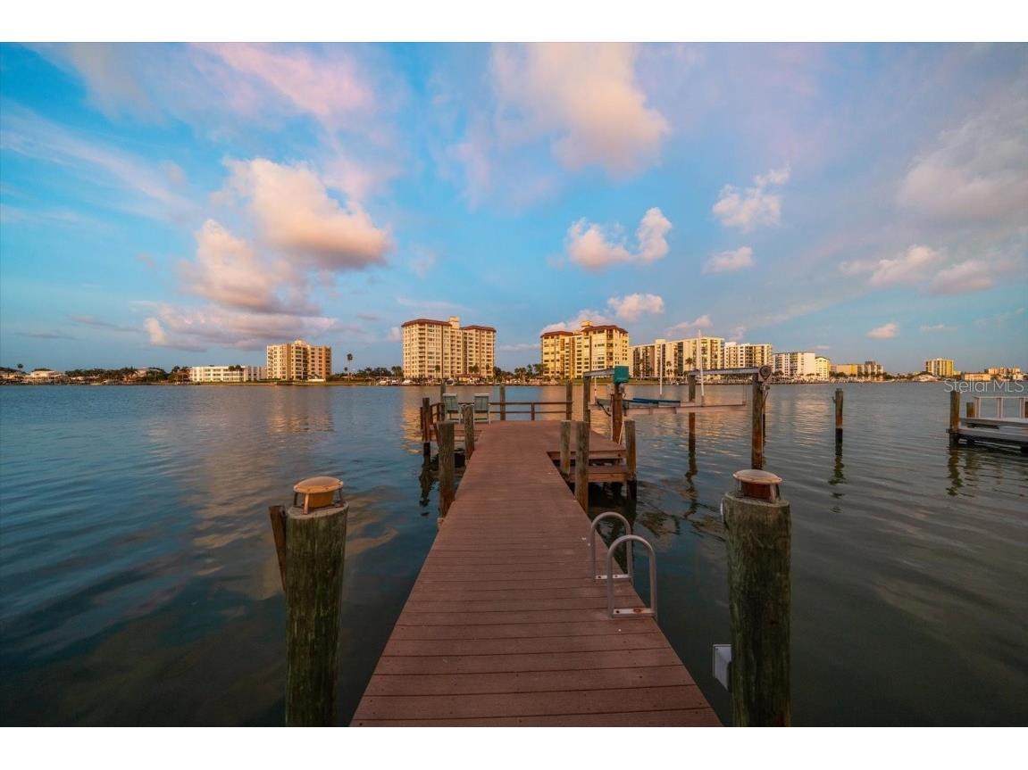 733 Bay Esplanade Clearwater Beach FL 33767 TB8413907 image83