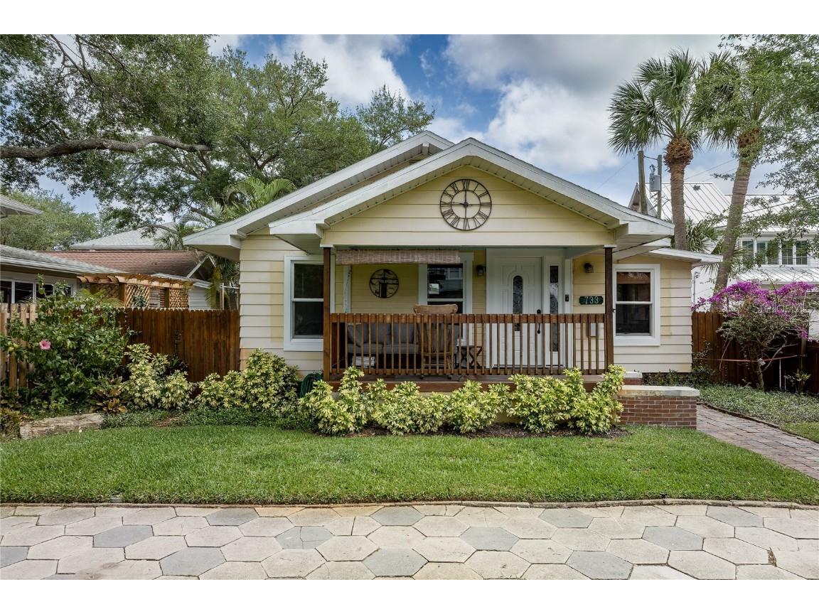 733 Bay Street NE Saint Petersburg FL 33701 U8195429 image1