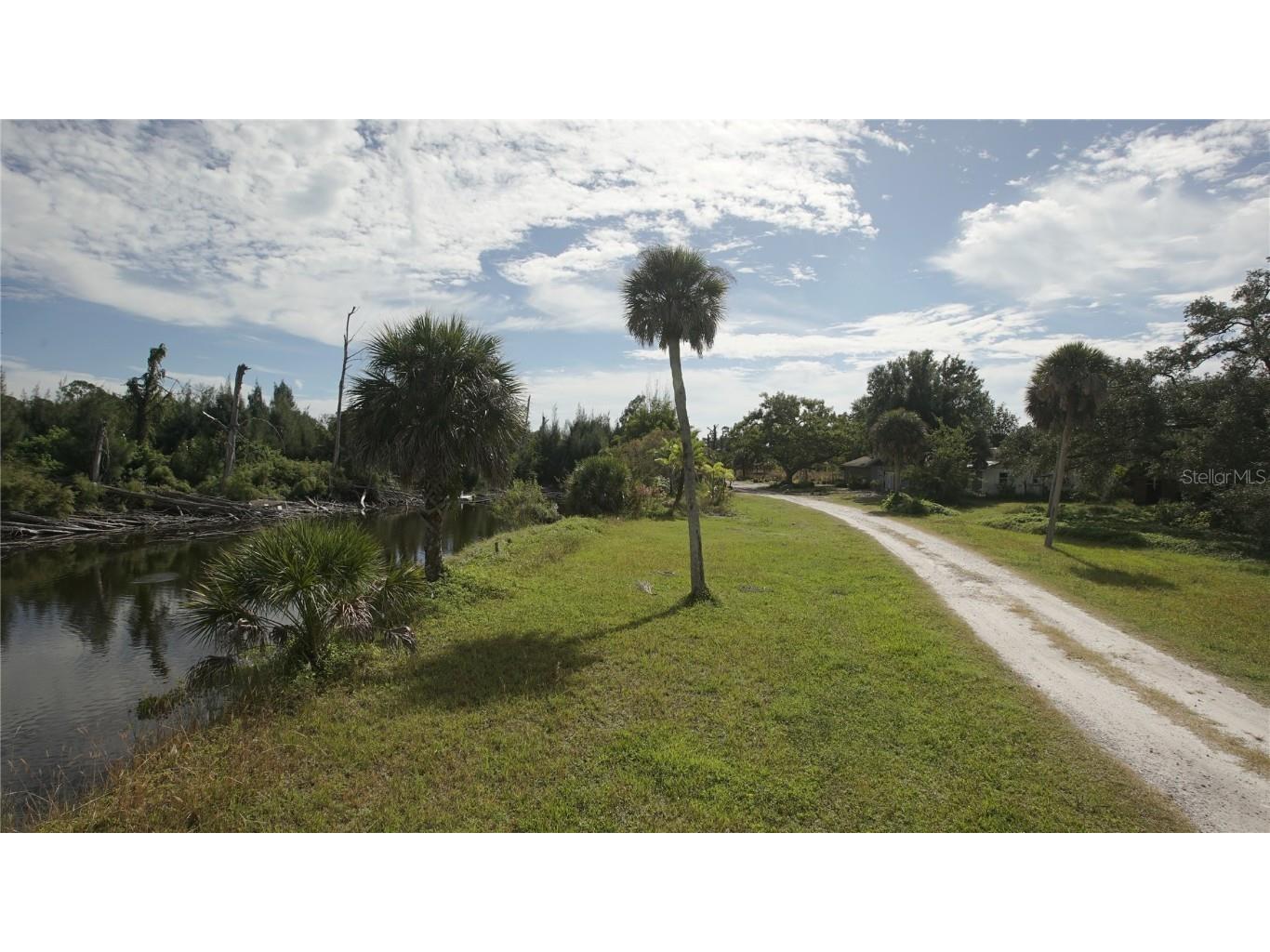 733 Crestwood Road Englewood FL 34223 A4675619 image2