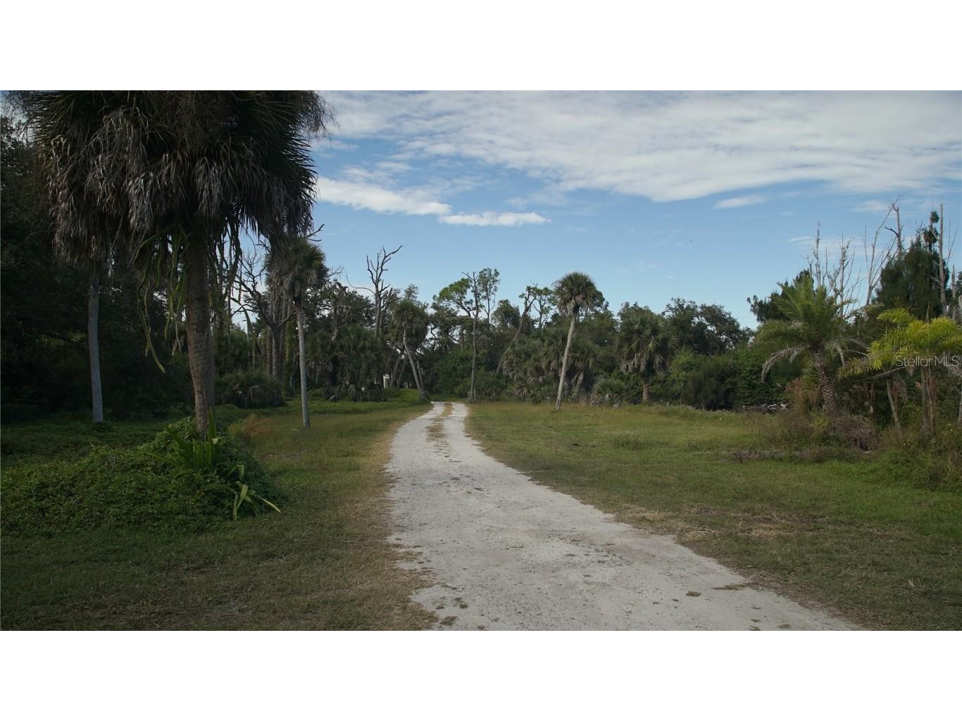 733 Crestwood Road Englewood FL 34223 A4675619 image3