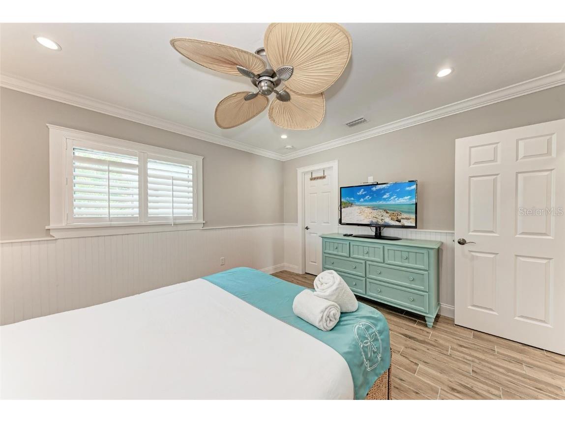 733 Holly Road Anna Maria FL 34216 A4655992 image13