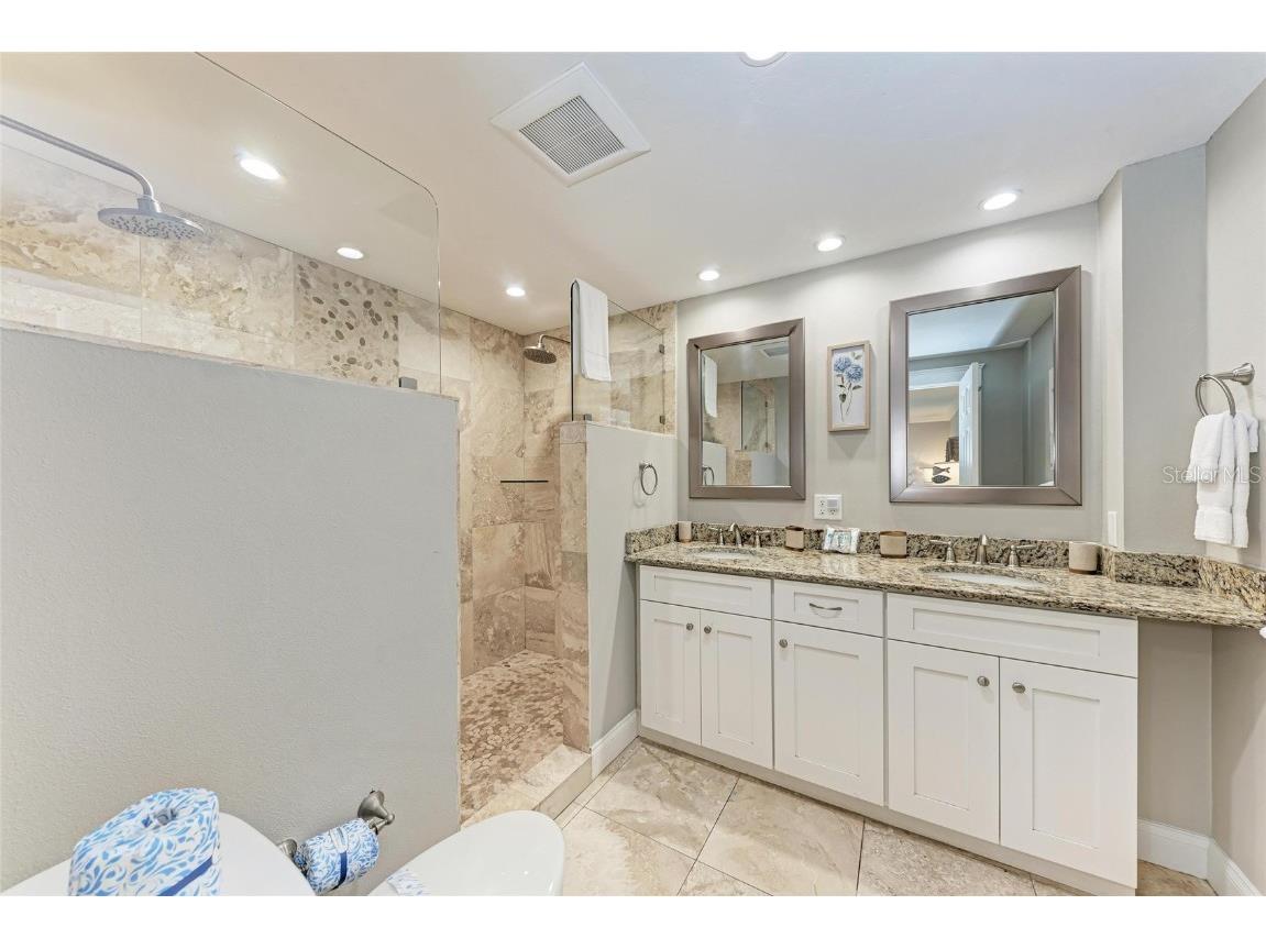 733 Holly Road Anna Maria FL 34216 A4655992 image35