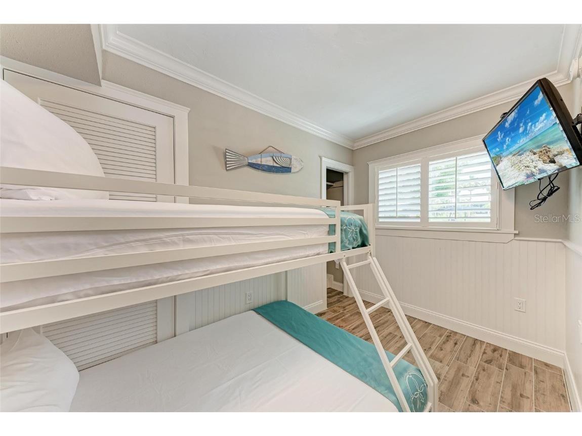 733 Holly Road Anna Maria FL 34216 A4655992 image8