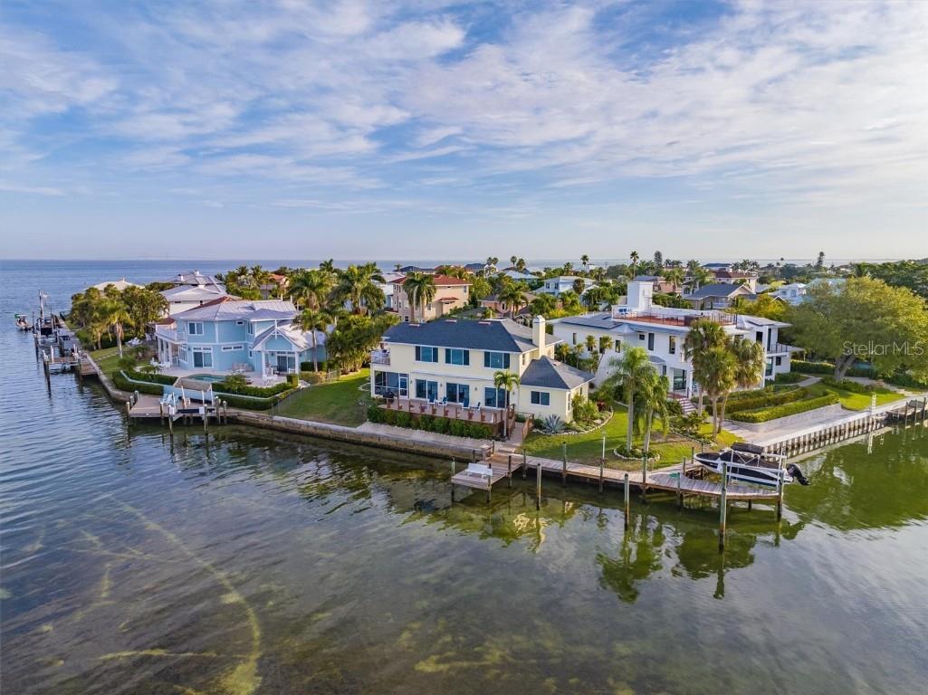 733 Key Royale Drive Holmes Beach FL 34217 - BIMINI BAY A4591684 image1
