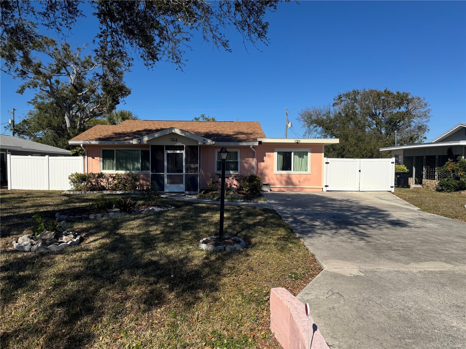 733 Laurel Avenue Venice FL 34285 A4682657 image1