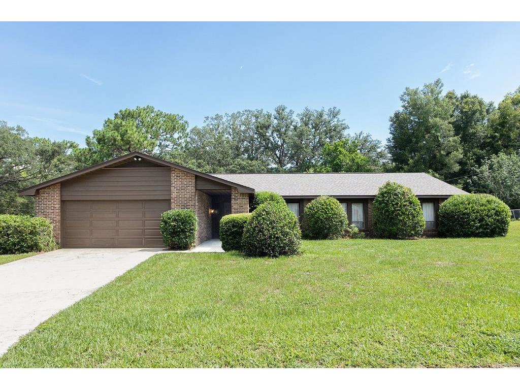 733 Westchester Drive Deland FL 32724 V4937334 image1