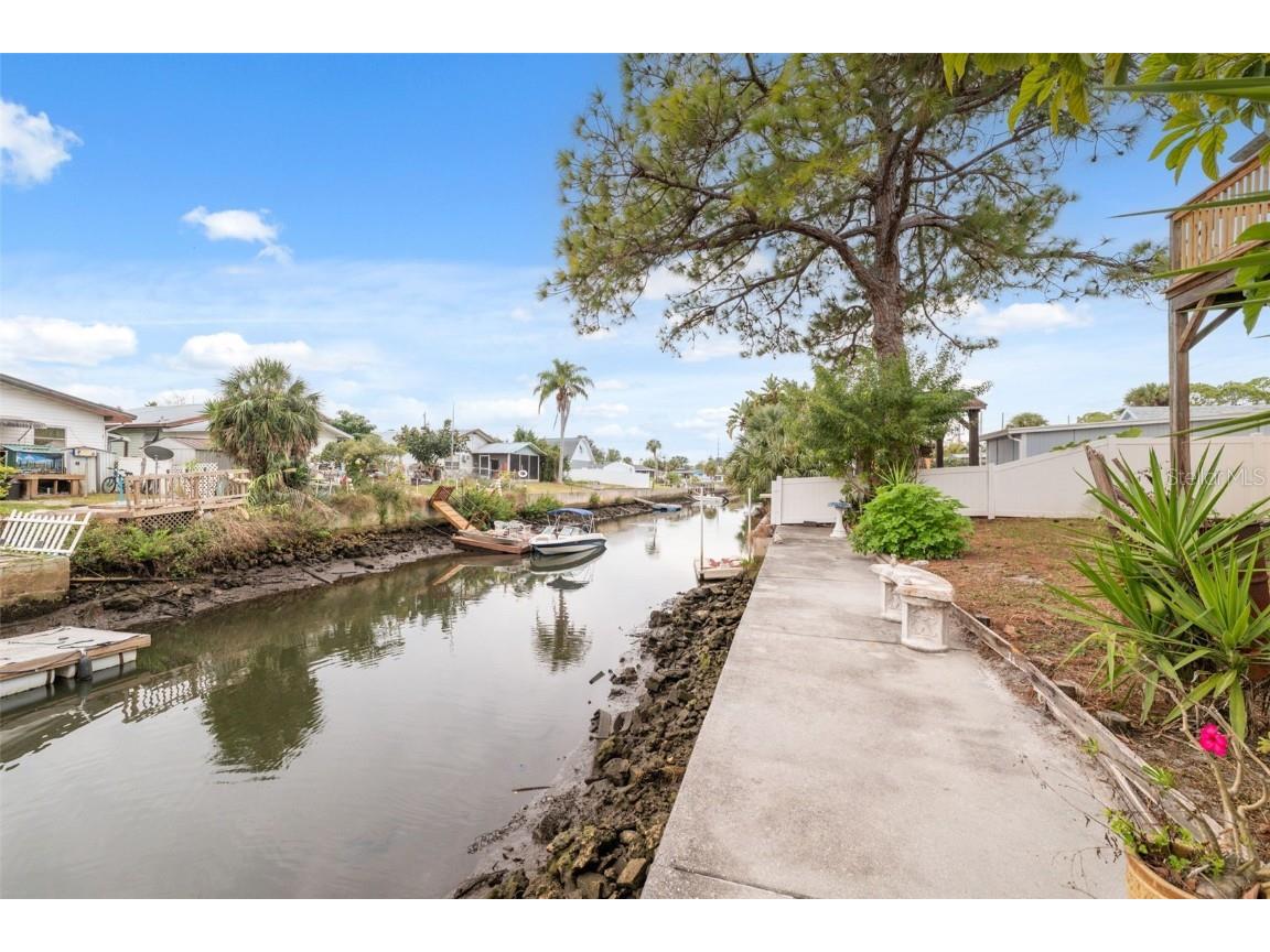 7330 New York Avenue Hudson FL 34667 W7879696 image35