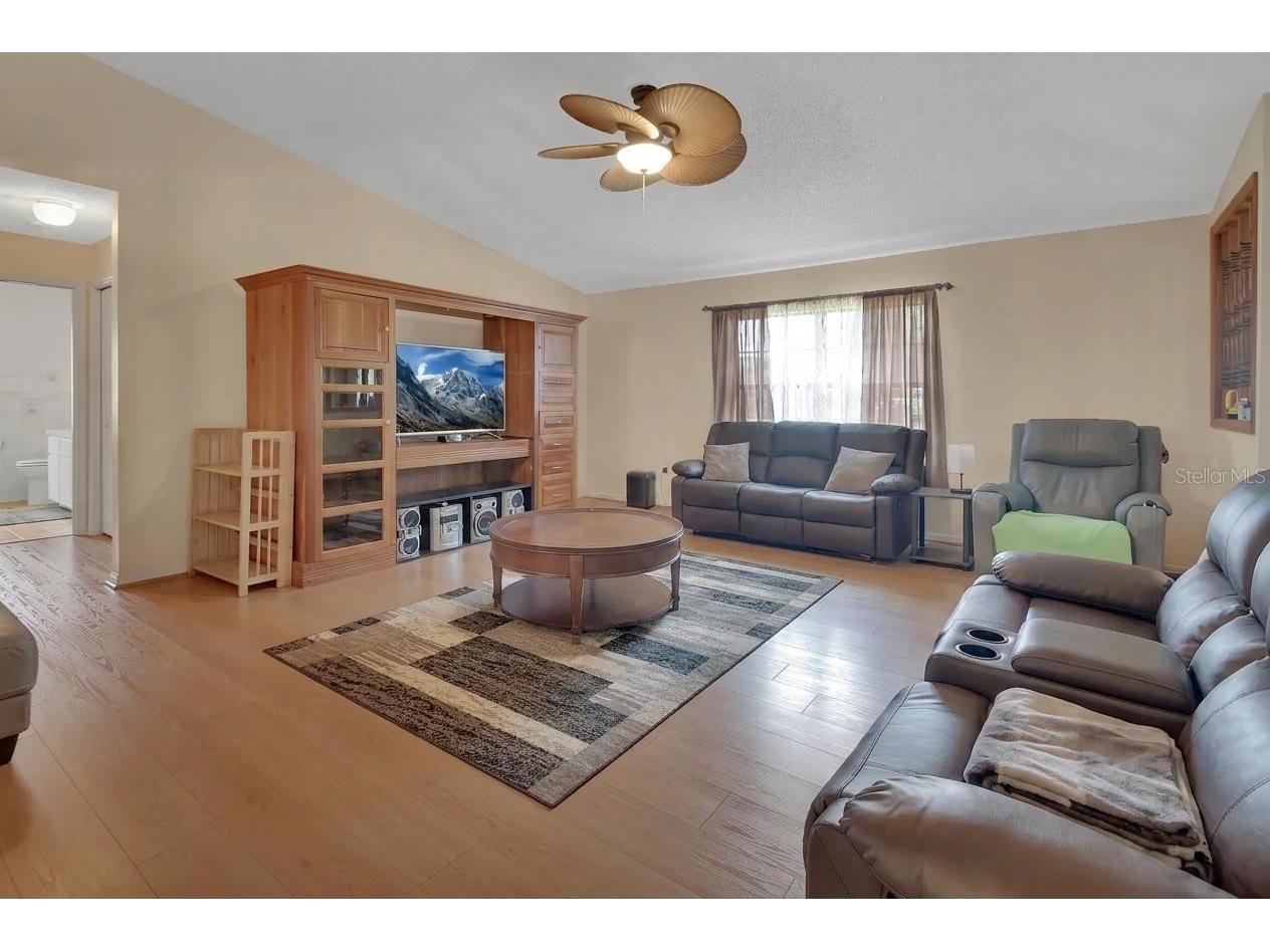 7330 SE 109th Place Belleview FL 34420 V4949442 image3