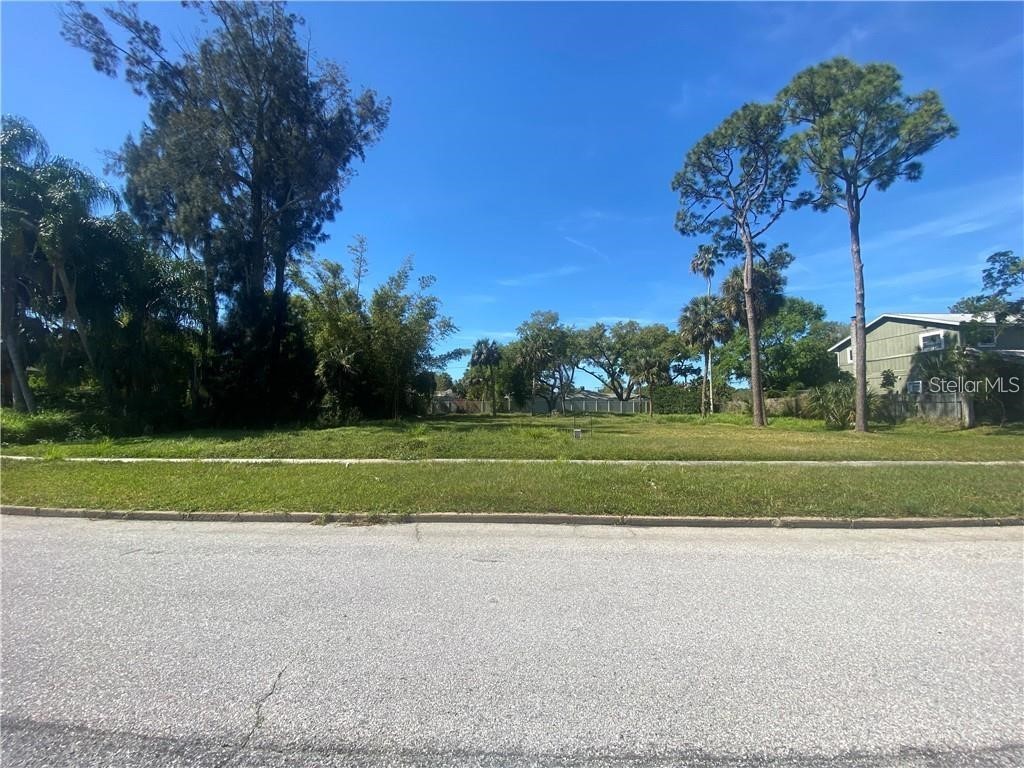 7332 & 7336 Phillips Street Sarasota FL 34243 A4521671 image1