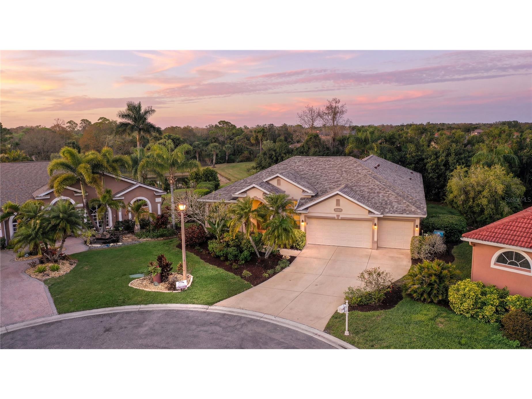 7333 Featherstone Boulevard Sarasota FL 34238 A4684732 image1