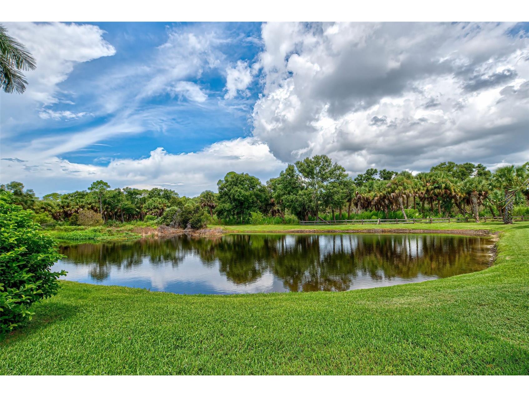 7333 Featherstone Boulevard Sarasota FL 34238 A4684732 image2