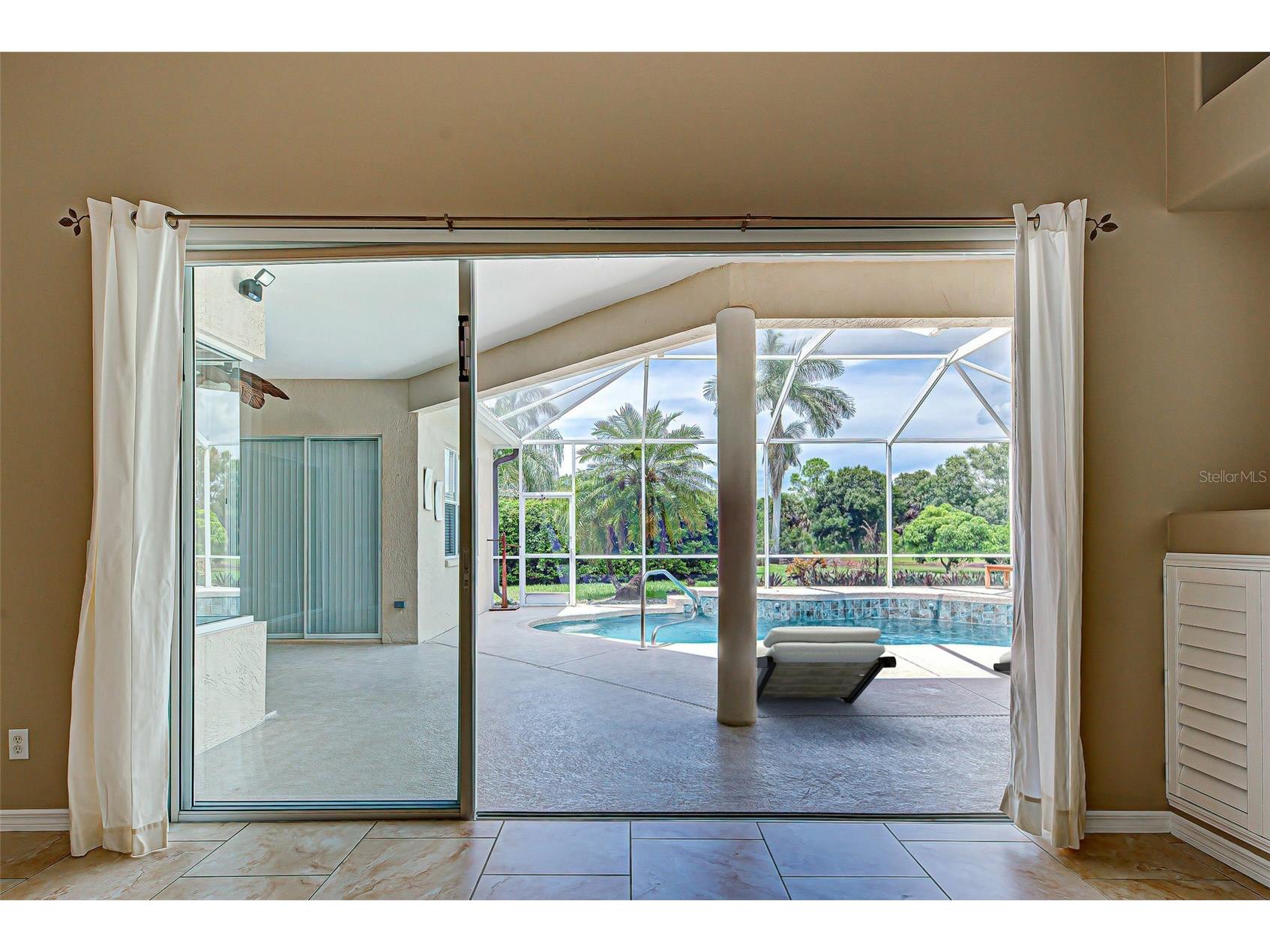 7333 Featherstone Boulevard Sarasota FL 34238 A4684732 image20