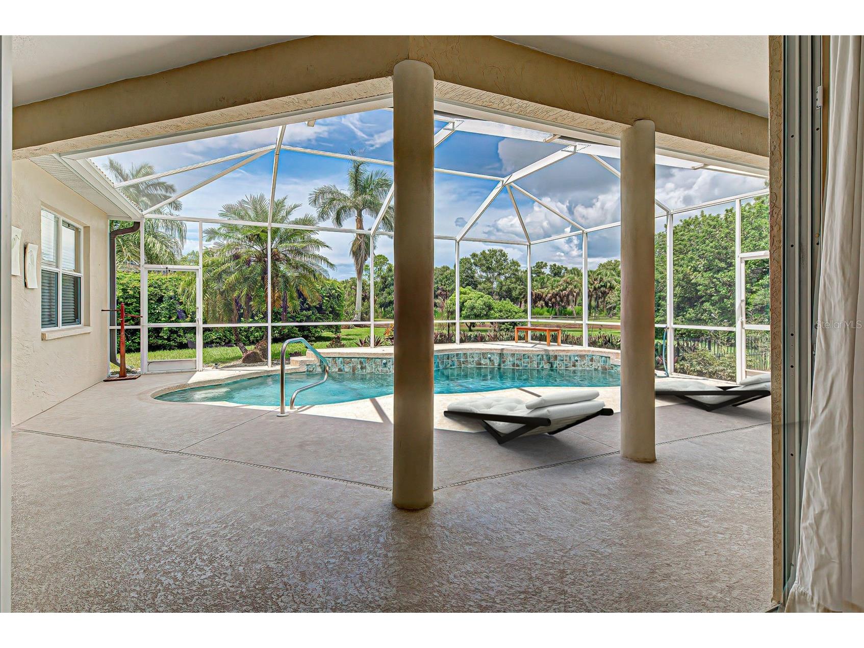 7333 Featherstone Boulevard Sarasota FL 34238 A4684732 image3