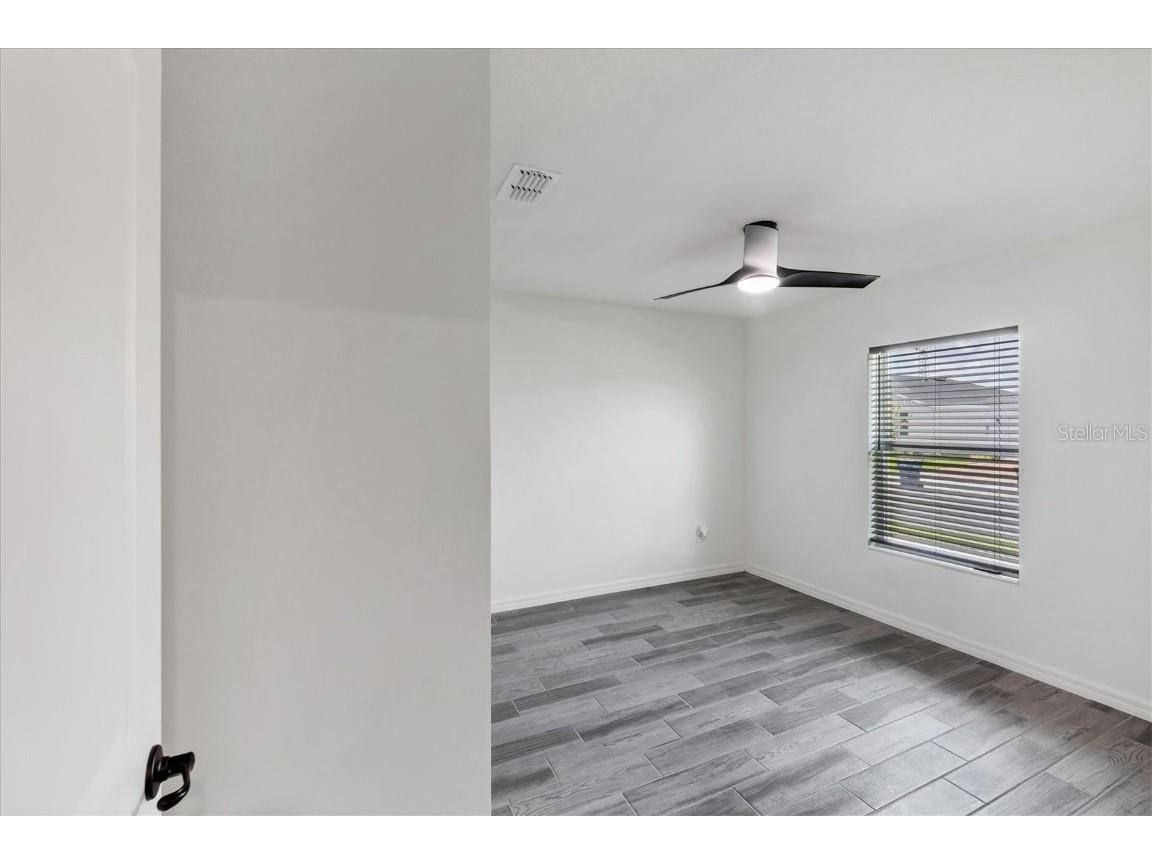 7335 34th Court E Sarasota FL 34243 A4675502 image17