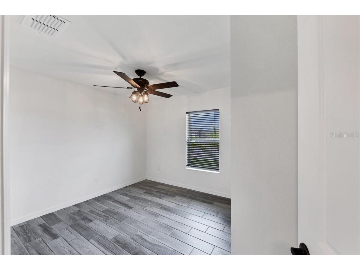 7335 34th Court E Sarasota FL 34243 A4675502 image20