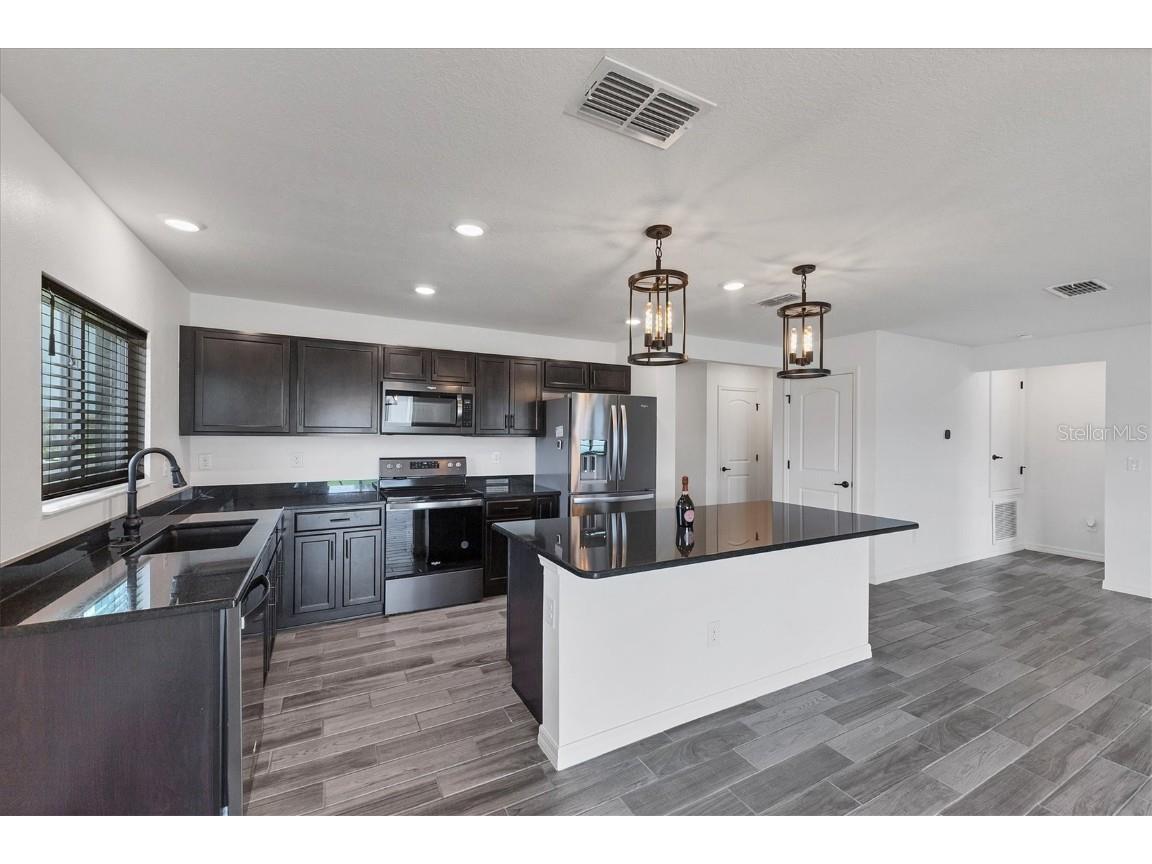 7335 34th Court E Sarasota FL 34243 A4675502 image8