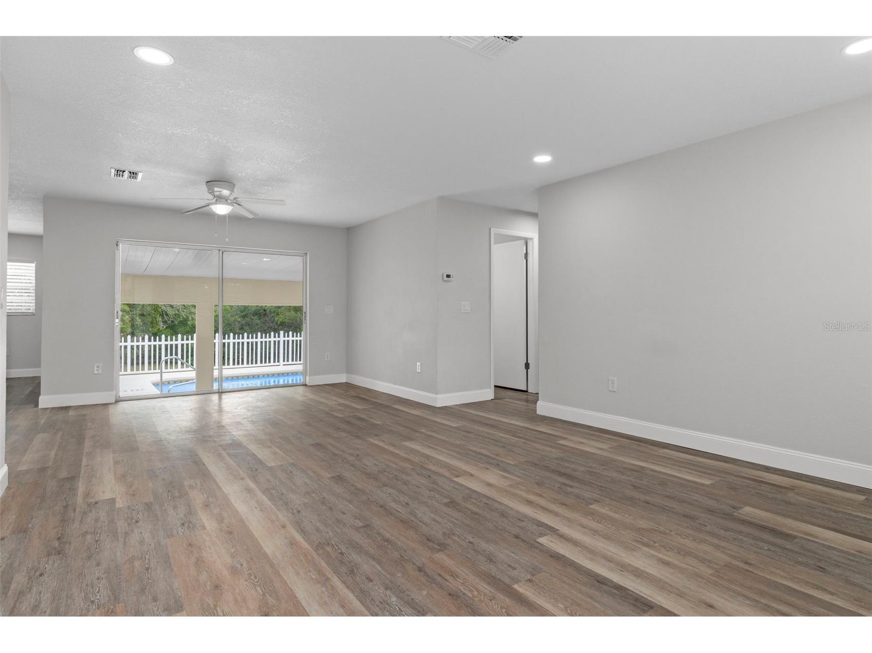 7335 Blackbird Avenue Weeki Wachee FL 34613 W7887290 image10