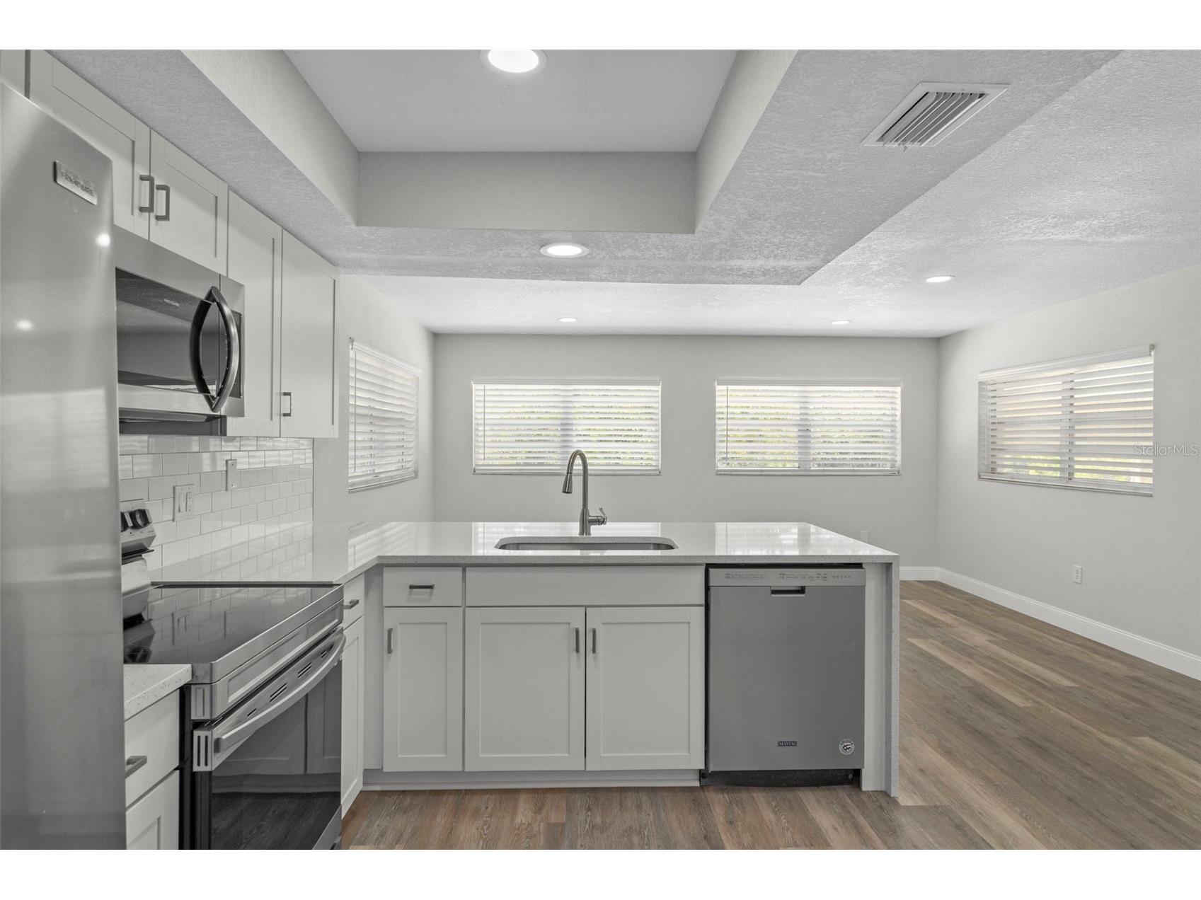 7335 Blackbird Avenue Weeki Wachee FL 34613 W7887290 image16