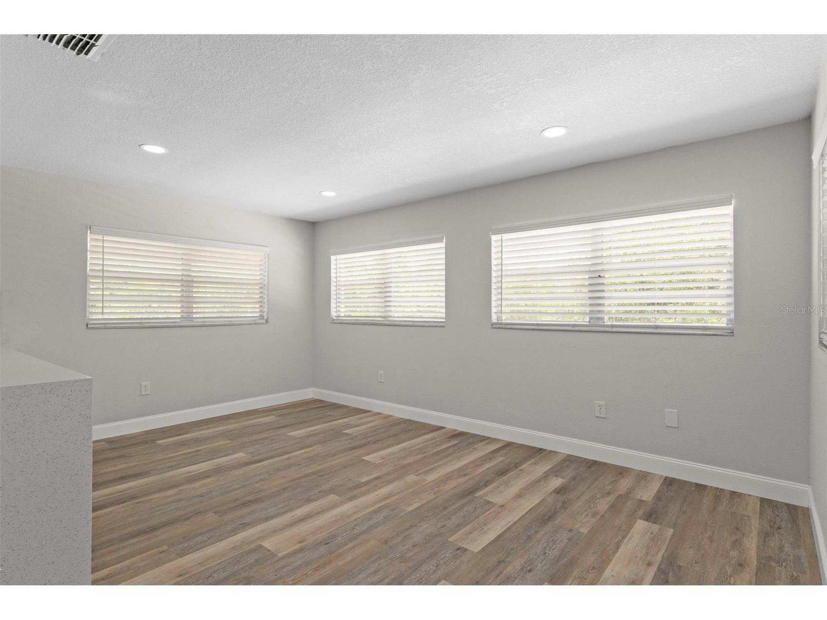 7335 Blackbird Avenue Weeki Wachee FL 34613 W7887290 image20