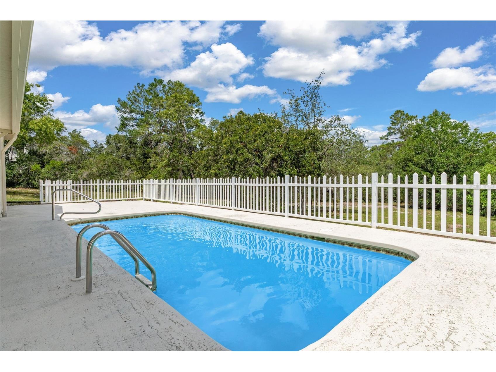 7335 Blackbird Avenue Weeki Wachee FL 34613 W7887290 image5