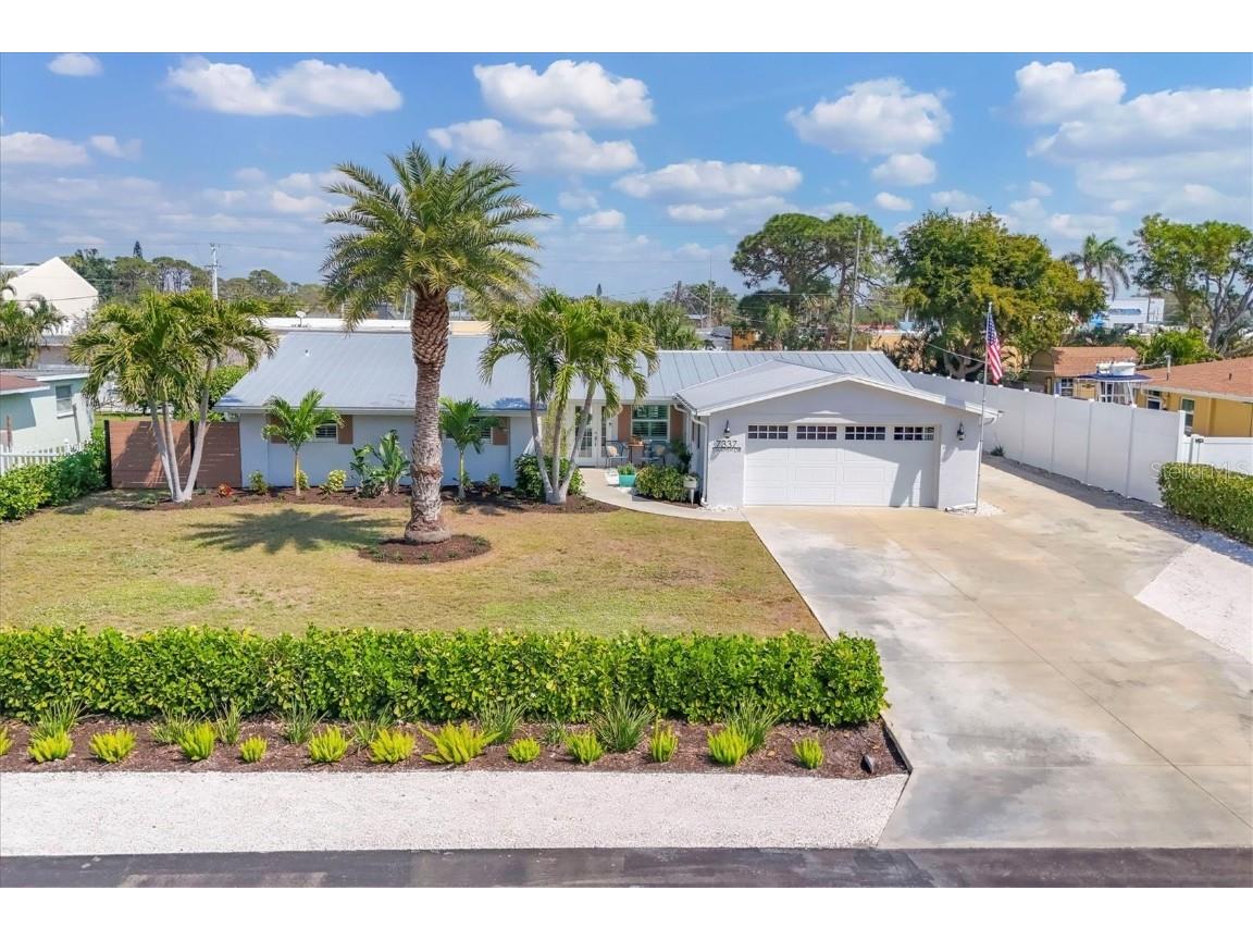 7337 Starfish Drive Sarasota FL 34231 A4642954 image1