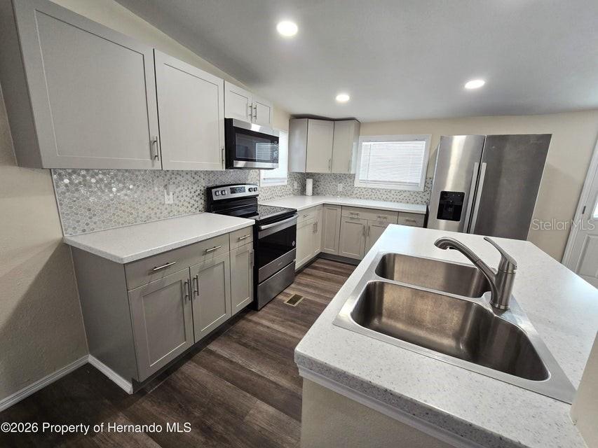 7338 First Loop Avenue Brooksville FL 34613 TB8493333 image3