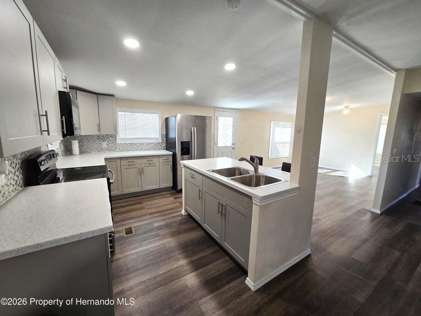 7338 First Loop Avenue Brooksville FL 34613 TB8493333 image4