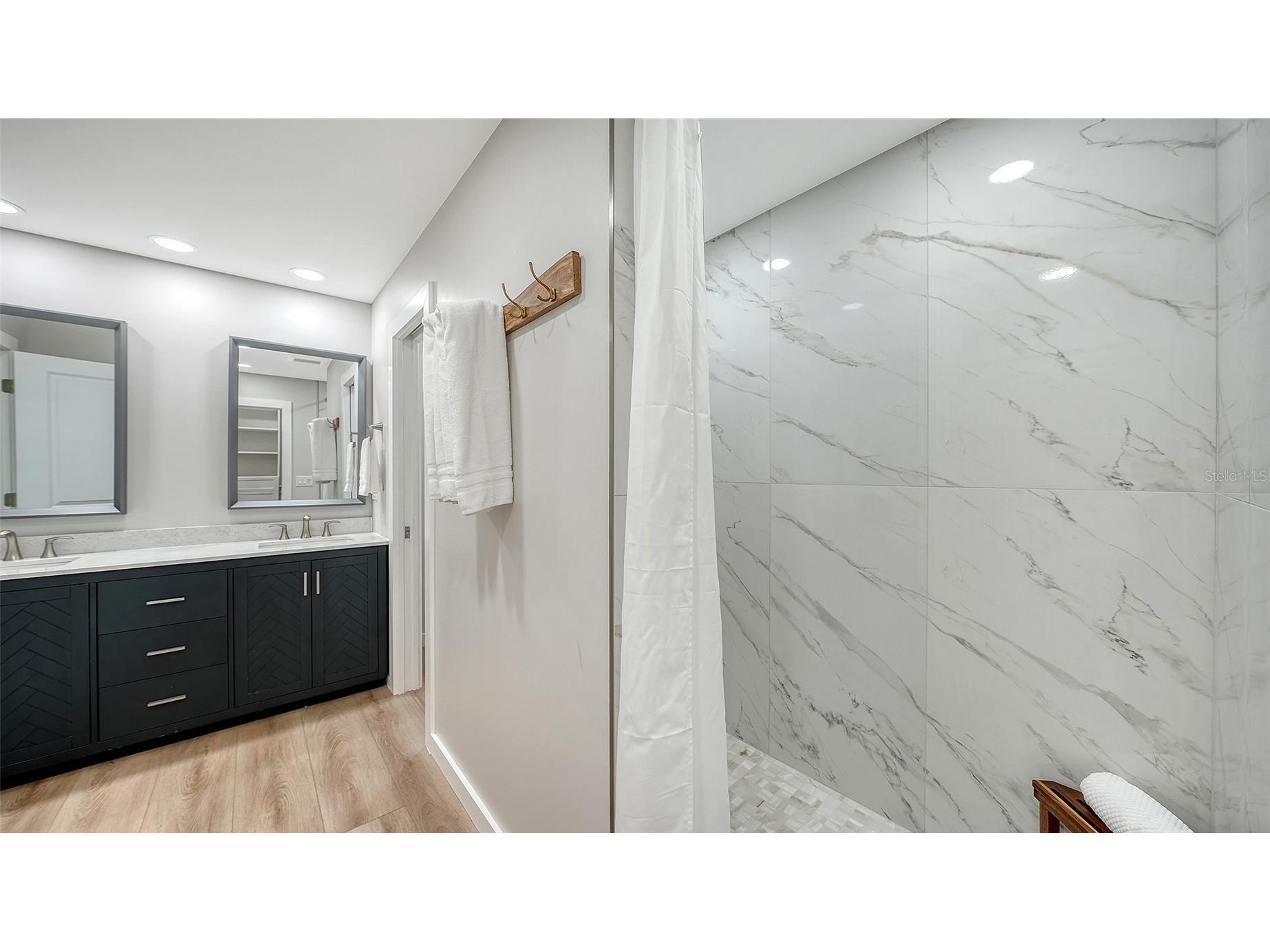 734 Birdsong Lane Sarasota FL 34242 A4699745 image15