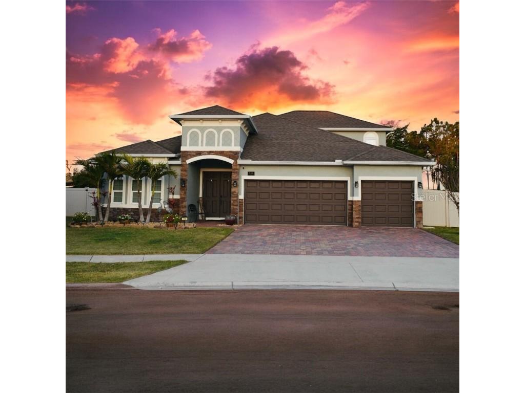 734 Calabria Way Howey In The Hills FL 34737 G5094735 image1