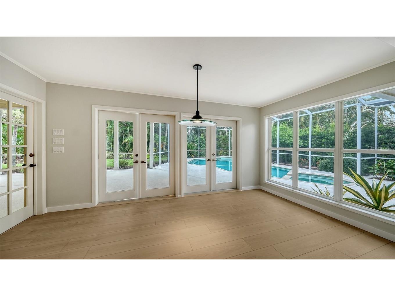 734 Indian Beach Circle Sarasota FL 34234 A4663994 image10