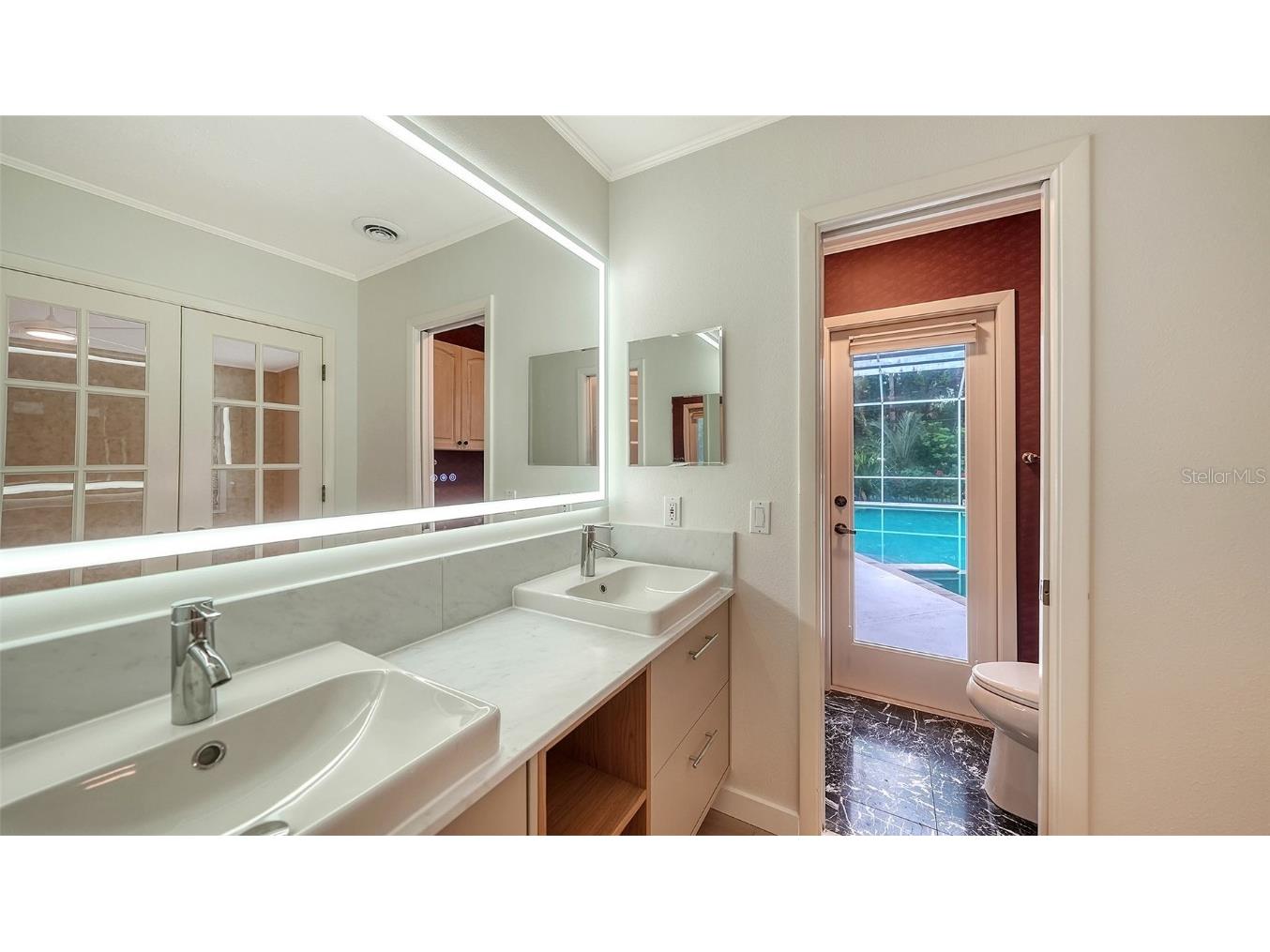 734 Indian Beach Circle Sarasota FL 34234 A4663994 image24