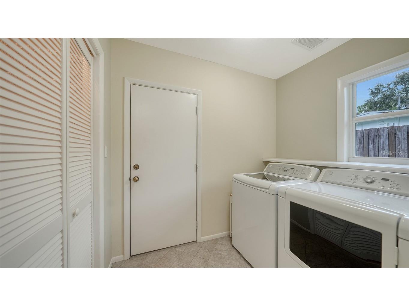 734 Indian Beach Circle Sarasota FL 34234 A4663994 image31